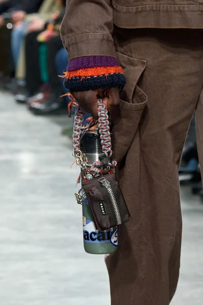 Look 64